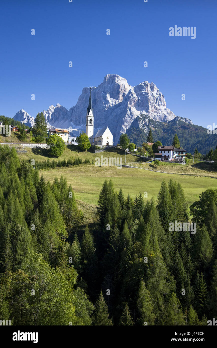 L'Italie, les Dolomites, région de Cadore, Monte Pelmo, église, Banque D'Images