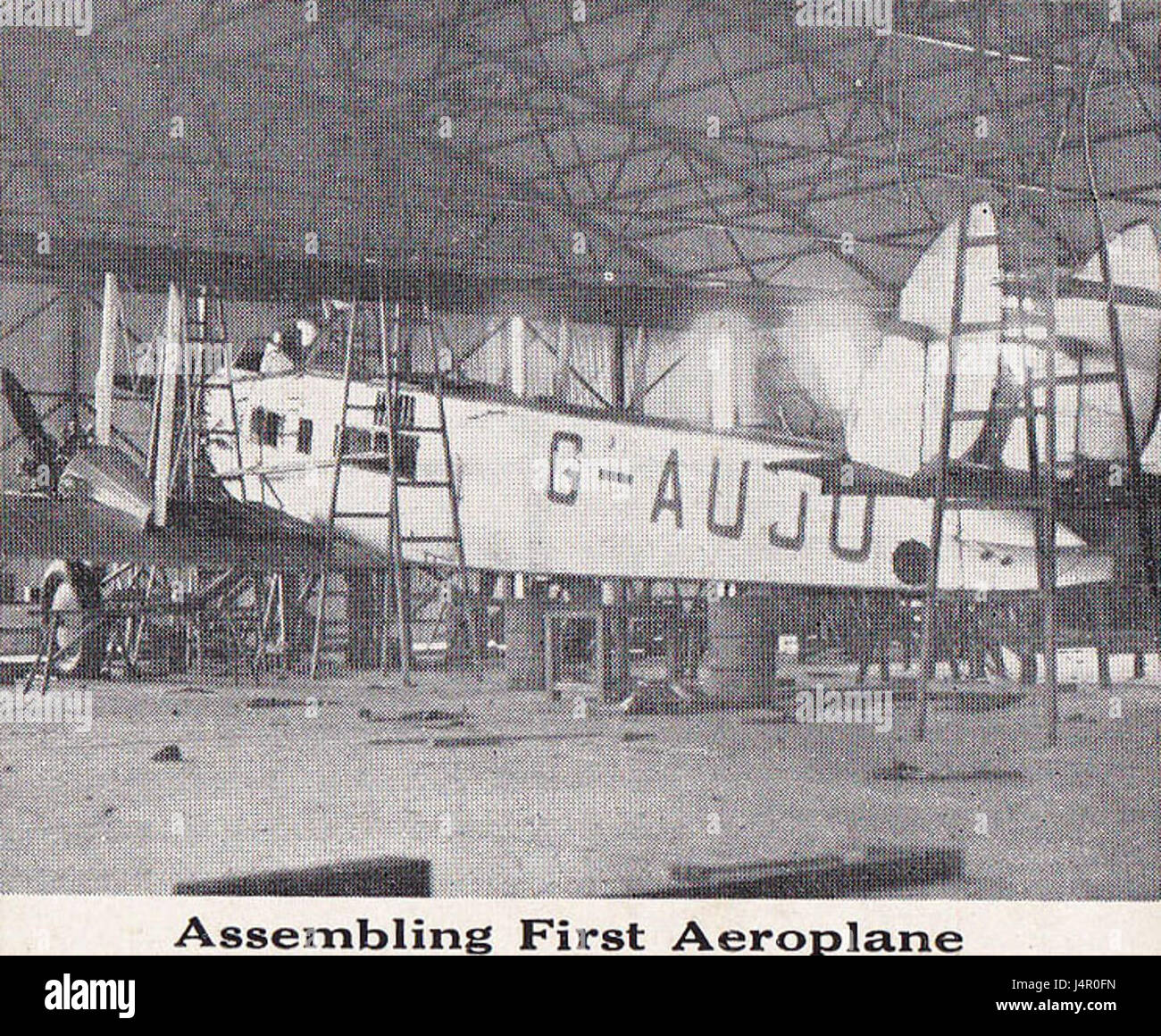 West Australian Airways était une compagnie aérienne australienne qui opérait au début du XXe siècle, fournissant des services de transport aérien cruciaux à travers l'Australie occidentale. La compagnie aérienne a joué un rôle clé dans le développement de la région, en particulier en reliant les zones reculées. Banque D'Images