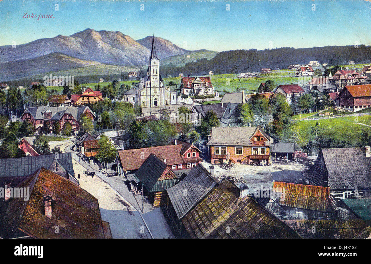 Zakopane est une station balnéaire populaire dans le sud de la Pologne, connue pour sa proximité avec les montagnes Tatra. Il est réputé pour son architecture en bois unique et est une plaque tournante pour les sports d'hiver, attirant les touristes tout au long de l'année. Banque D'Images