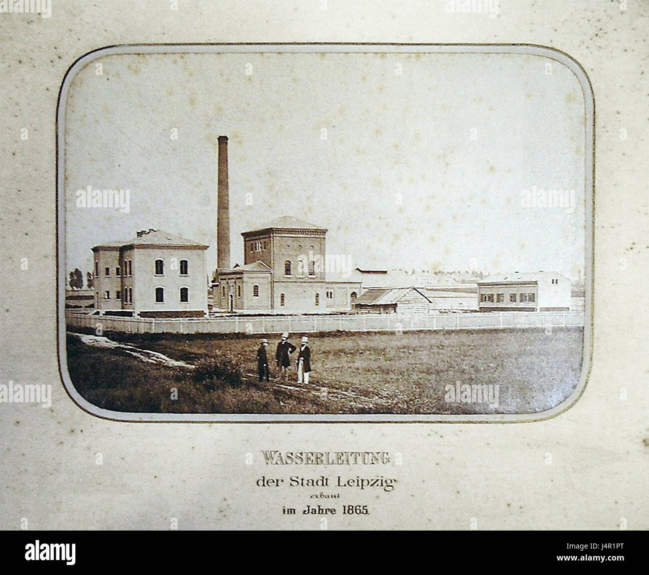 Ce document historique détaille le système d'approvisionnement en eau de Leipzig, en Allemagne, datant de 1865, mettant en évidence les premières infrastructures de cityÂ€™ et les progrès de la santé publique au cours du XIXe siècle. Banque D'Images