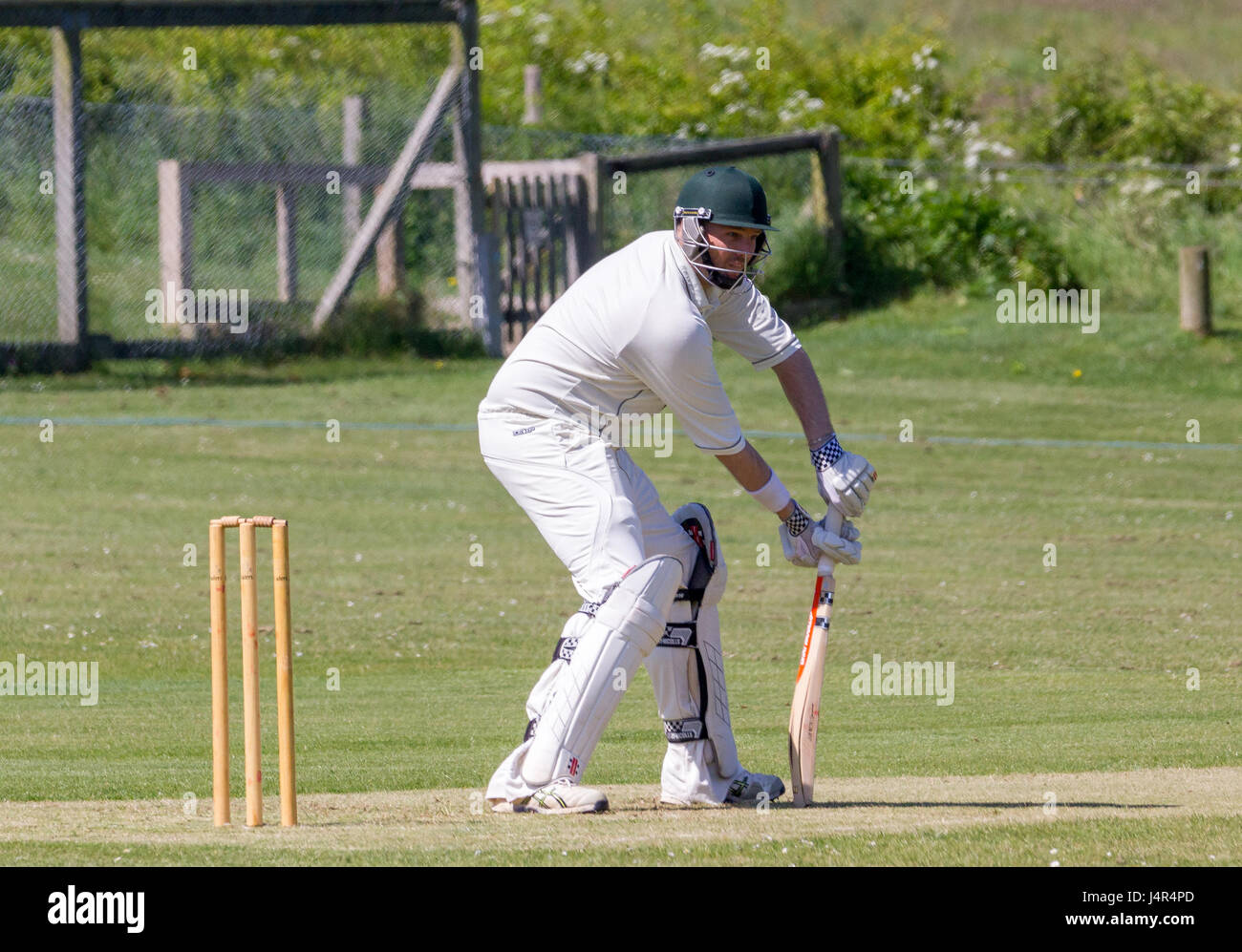 East Dean les terrains de jeu, East Sussex, Royaume-Uni. 13 mai, 2017. East Dean & Iken Cricket Club 1X1 vs Forest Row Cricket Club 1ère XI. Credit : Alan Fraser/Alamy Live News Banque D'Images