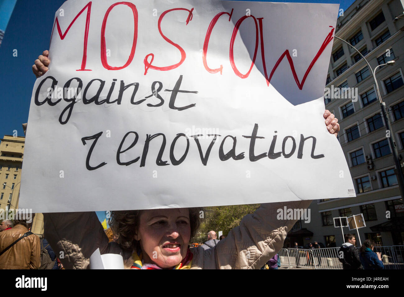 Moscou, Russie. 14 mai, 2017. Les manifestants pendant une manifestation à Moscou contre la ville plan controversé pour éliminer les blocs d'appartements de l'ère soviétique et réaménager les vieux quartiers de Moscou, Russie Crédit : Nikolay Vinokourov/Alamy Live News Banque D'Images