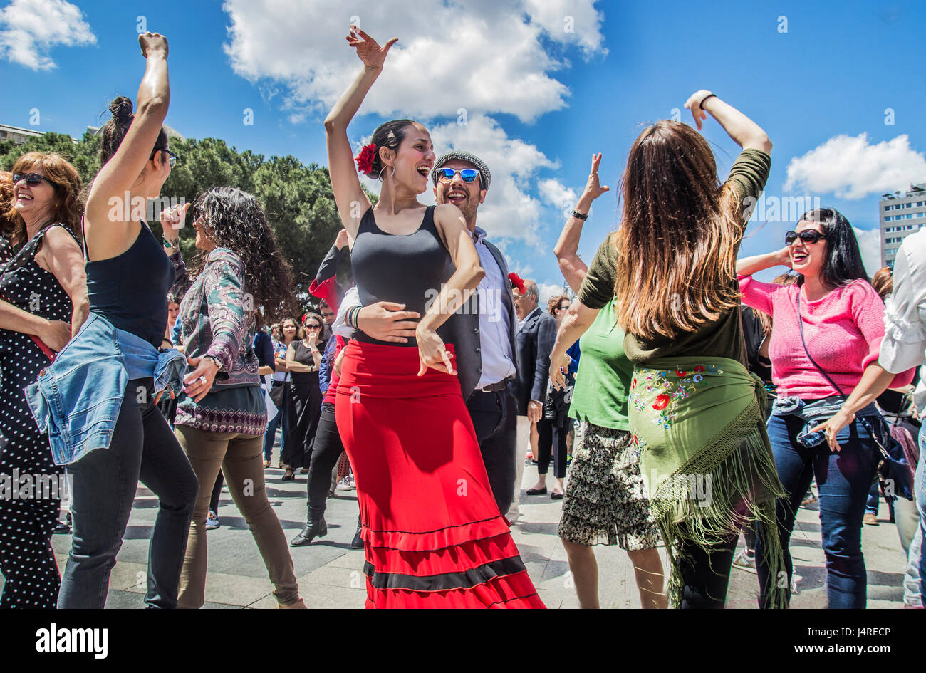 Madrid, Espagne. 14 mai, 2017. monde atelier guinness danser le flamenco a été célébrée dans la Plaza de Colón, Madrid Espagne Credit : Alberto Ramírez Sibaja/Alamy Live News Banque D'Images