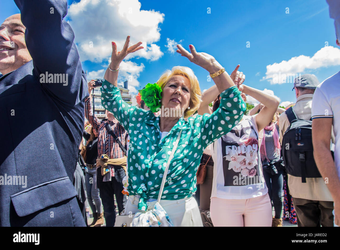 Madrid, Espagne. 14 mai, 2017. monde atelier guinness danser le flamenco a été célébrée dans la Plaza de Colón, Madrid Espagne Credit : Alberto Ramírez Sibaja/Alamy Live News Banque D'Images