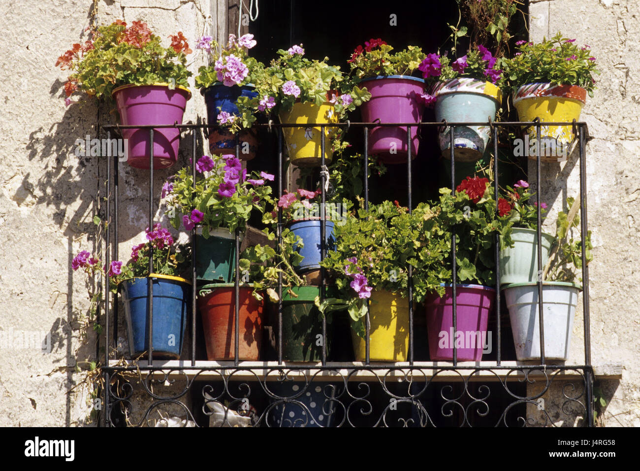 L'Espagne, Cuenca, balcon, fleurs, Banque D'Images