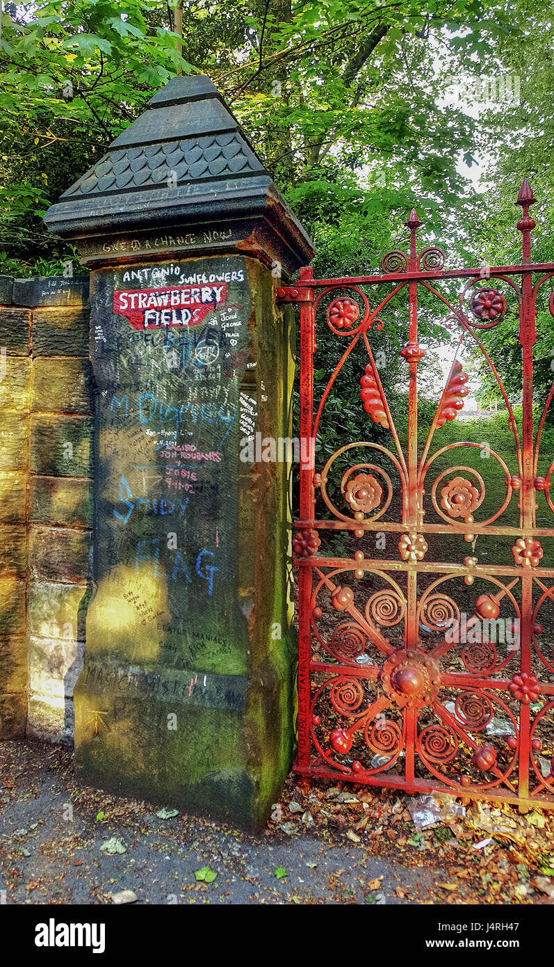 Les portes de champs de fraises à Liverpool. Rendu célèbre par les Beatles. Banque D'Images