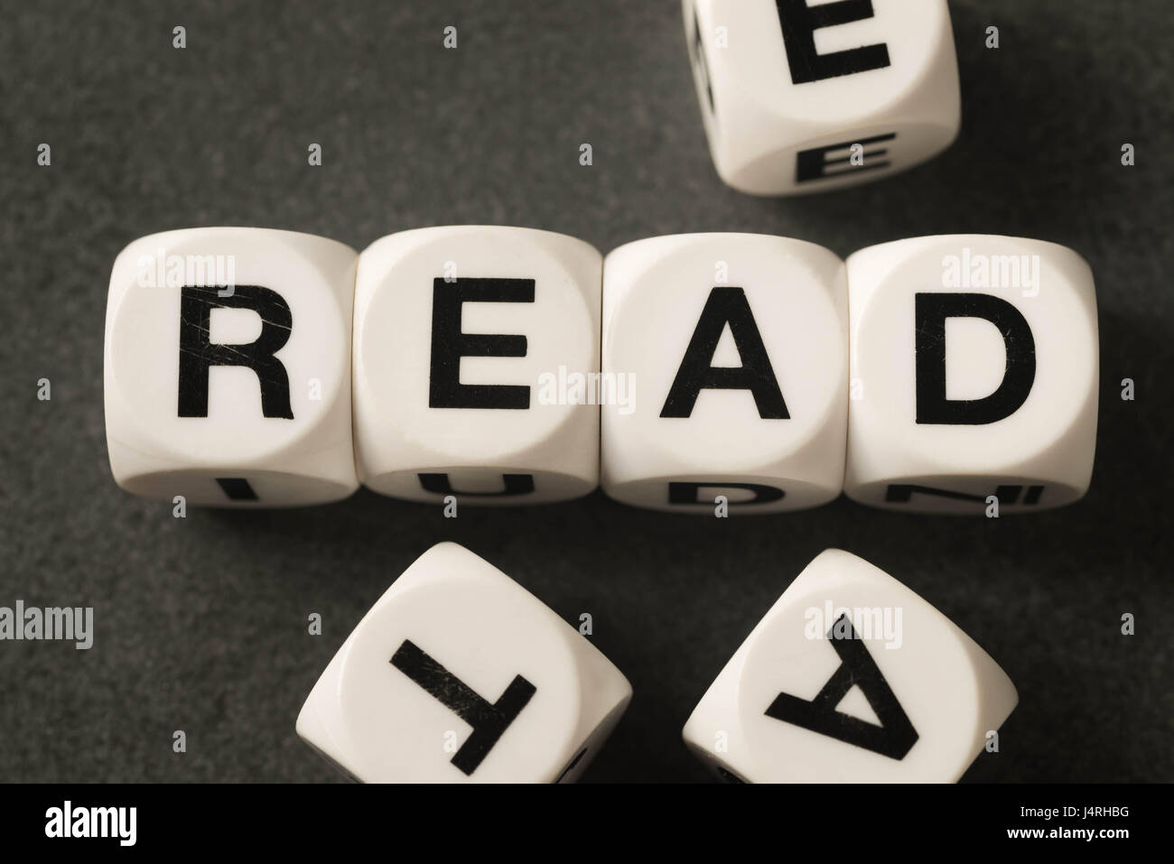 Mot lu sur white cubes jouet Banque D'Images