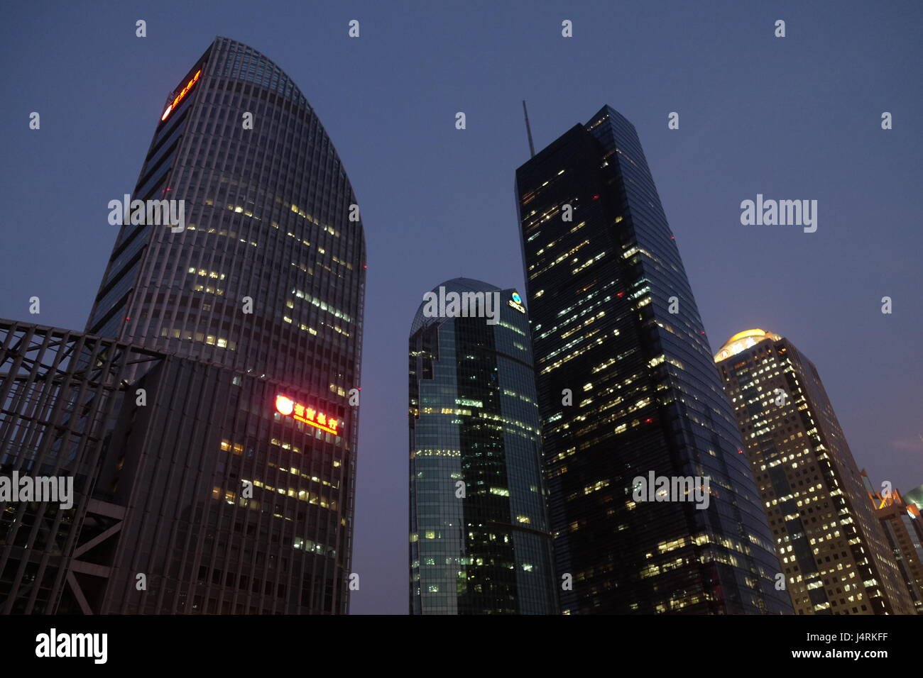 Centre mondial des finances de Shanghai skyscrapers Banque D'Images