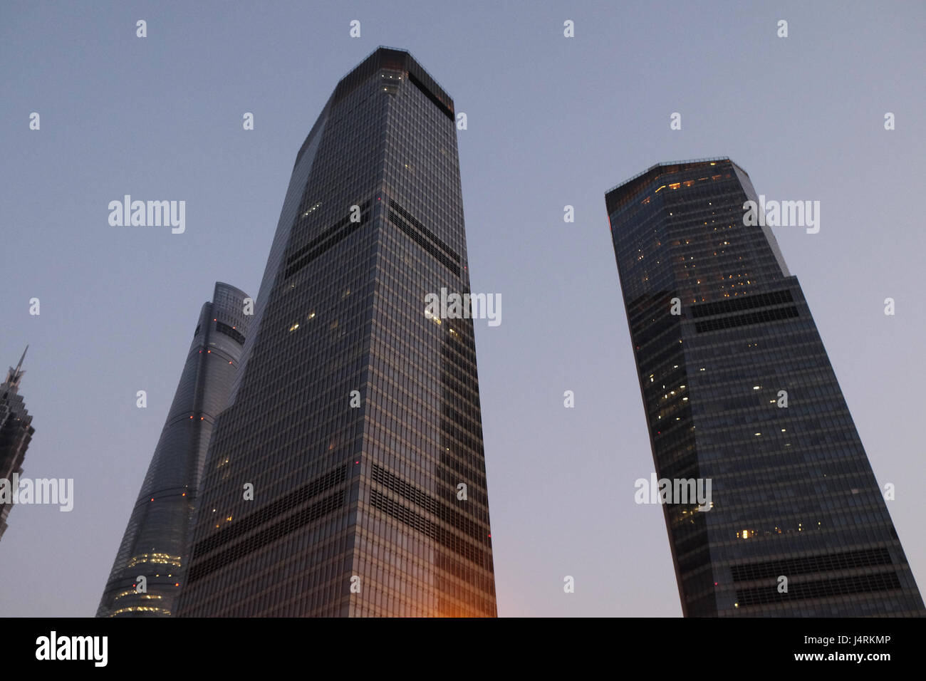 Centre mondial des finances de Shanghai skyscrapers Banque D'Images