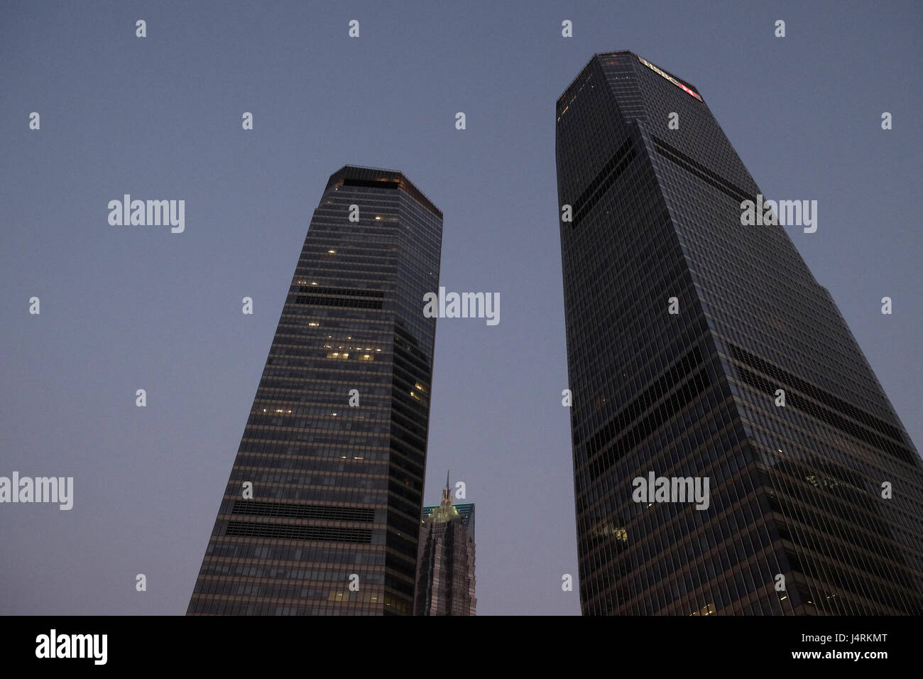 Centre mondial des finances de Shanghai skyscrapers Banque D'Images
