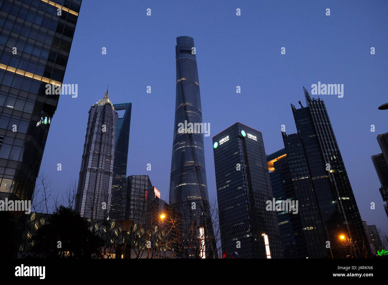 Centre mondial des finances de Shanghai skyscrapers Banque D'Images