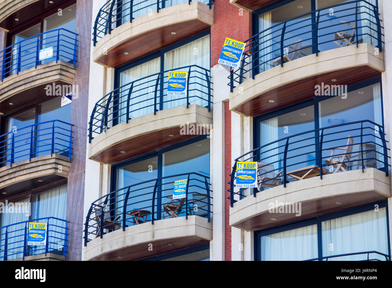 Appartements / Maisons à vendre à station balnéaire de la côte de la mer du Nord en Belgique, Belgique Banque D'Images