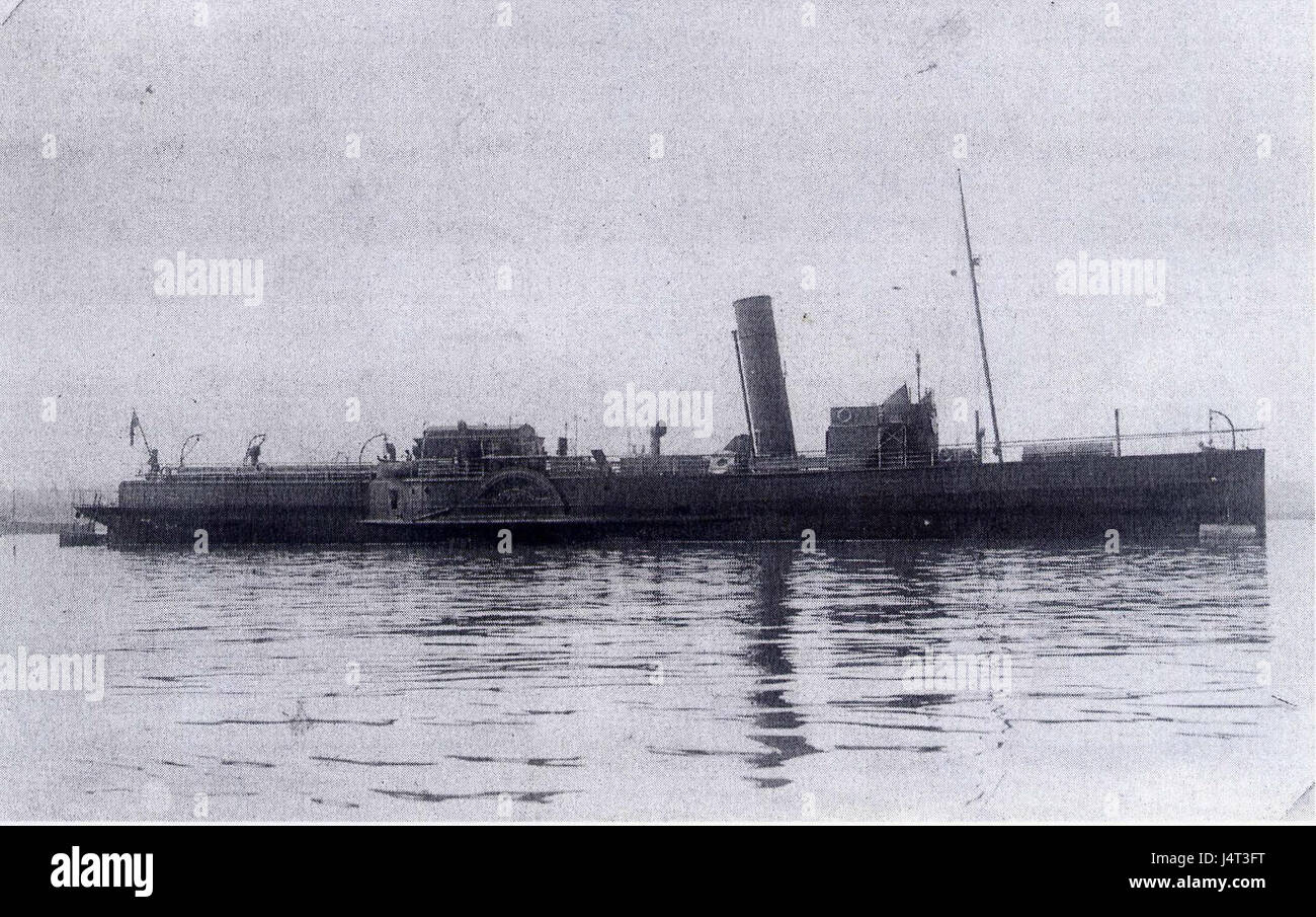 Au cours de la première Guerre mondiale, la duchesse PS de Montrose a été réutilisée comme dragueur de mines, contribuant aux efforts navals en déminant les voies navigables cruciales pour assurer le passage sûr des navires. Banque D'Images