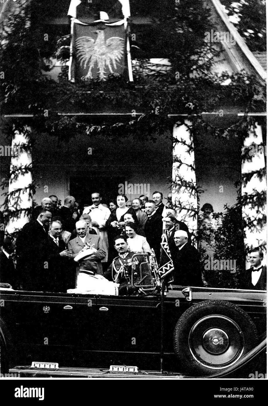 Cette photographie de 1929 capture Wydrna, mettant en valeur le paysage rural et la vie communautaire au début du XXe siècle. Banque D'Images