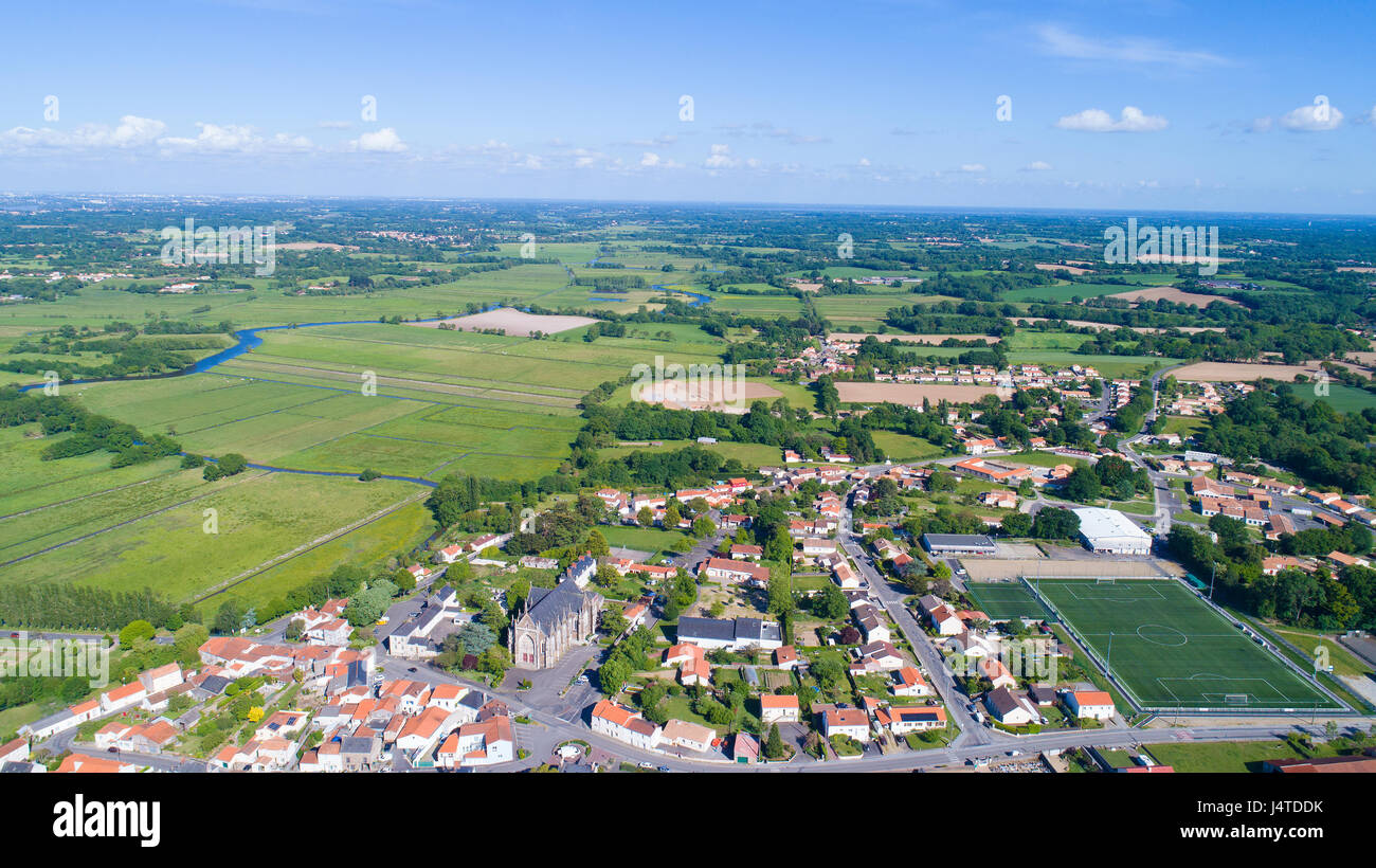 Vue aérienne du village de Rouans, le grand chemin, Loire Atlantique, France Banque D'Images