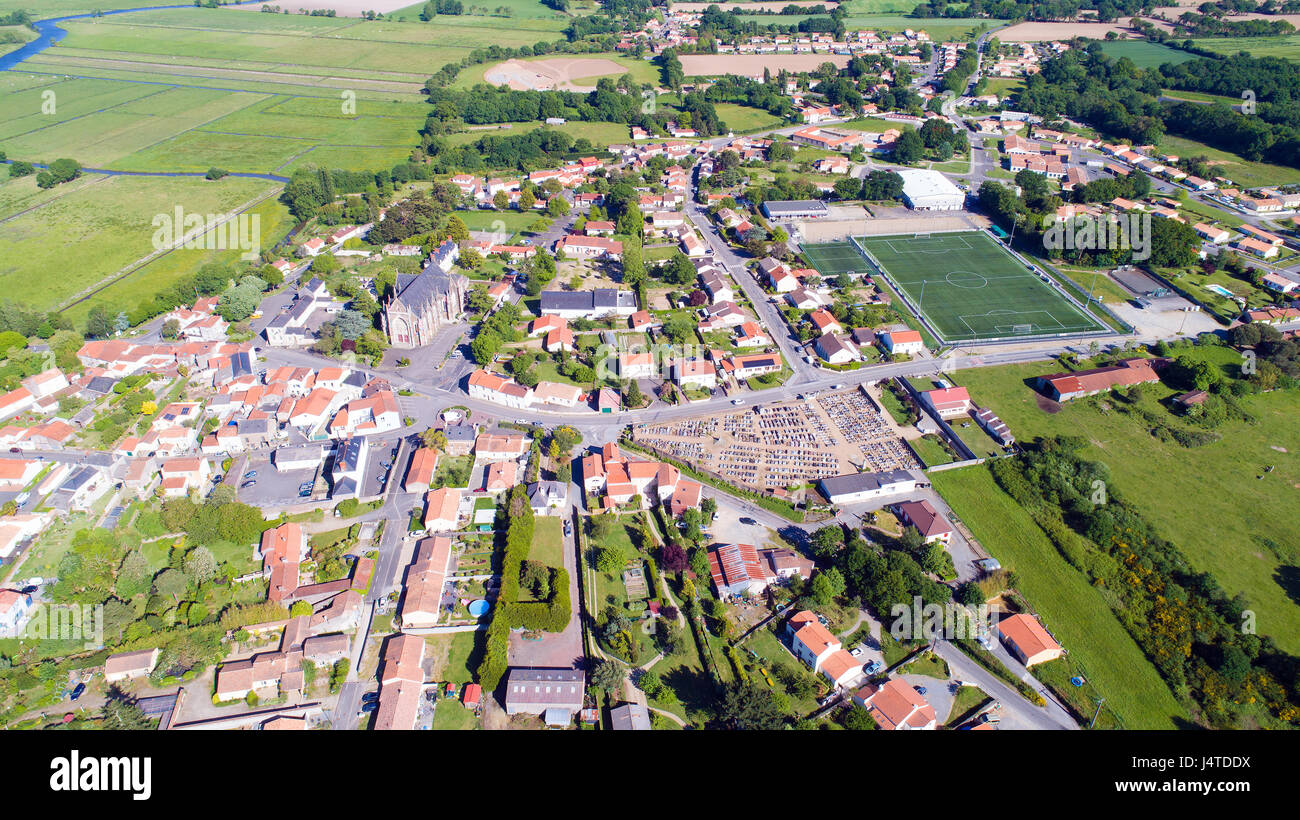 Vue aérienne du village de Rouans, le grand chemin, Loire Atlantique, France Banque D'Images