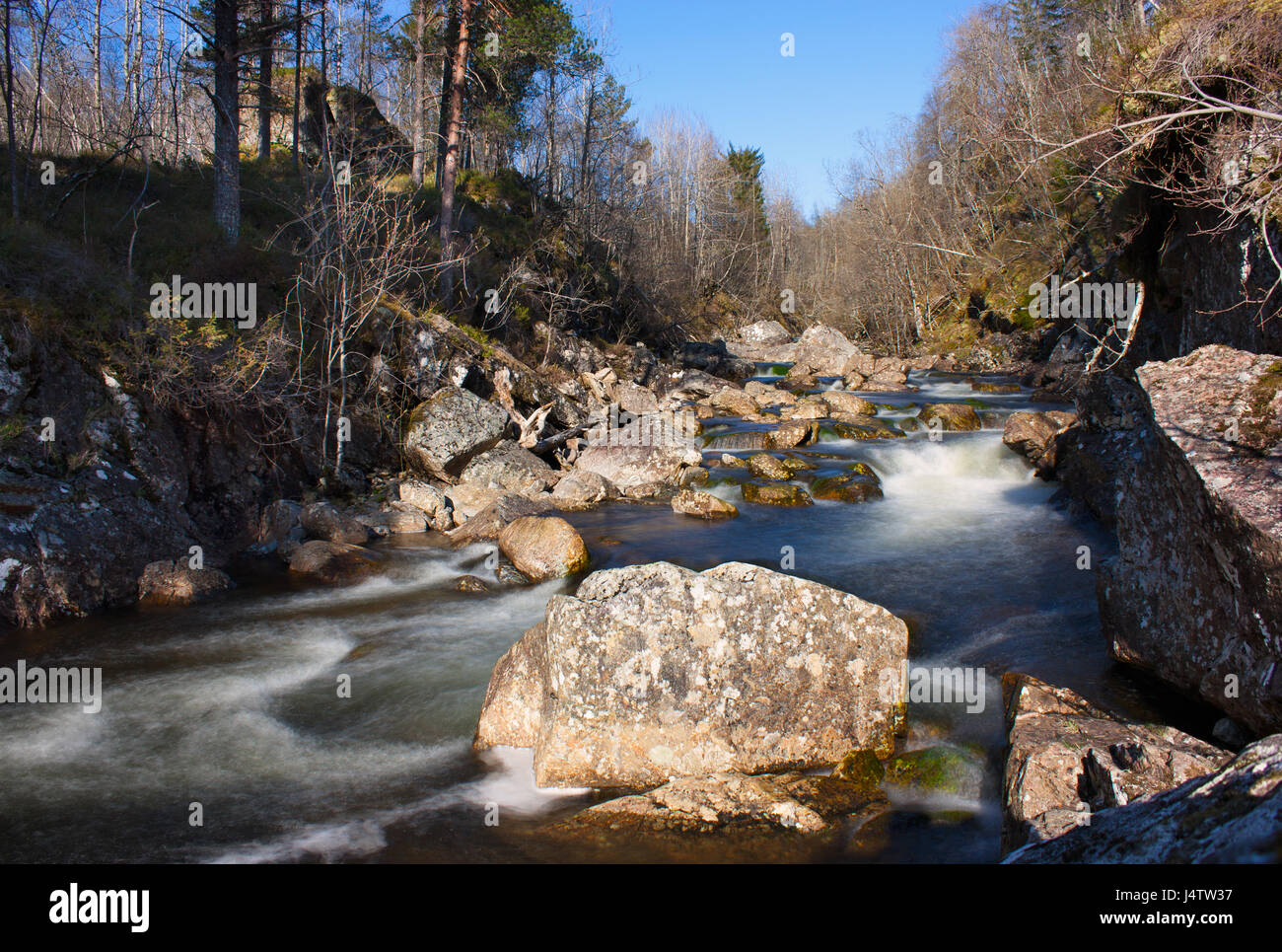 16 photos fusionnés en un produit final, comme une méthode de longue exposition de la photographie. Banque D'Images
