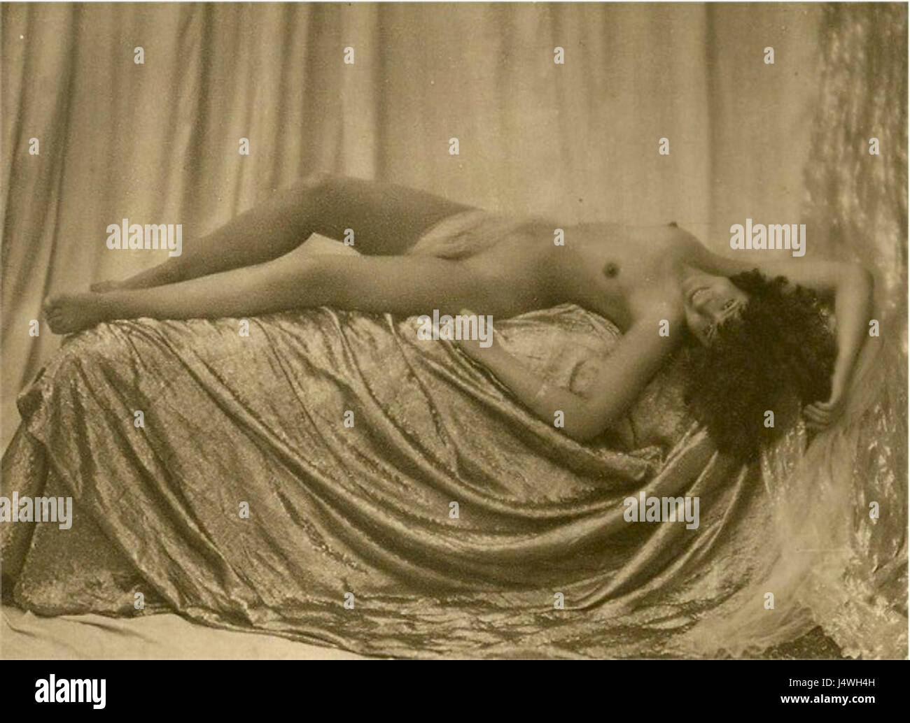 La référence fait probablement référence à une œuvre ou à une image associée au photographe ou à l'artiste Walery. Walery était connu pour ses œuvres photographiques au XIXe et au début du XXe siècle, capturant souvent des moments importants et des sujets historiques. Son travail a contribué à documenter la société européenne à cette époque. Banque D'Images