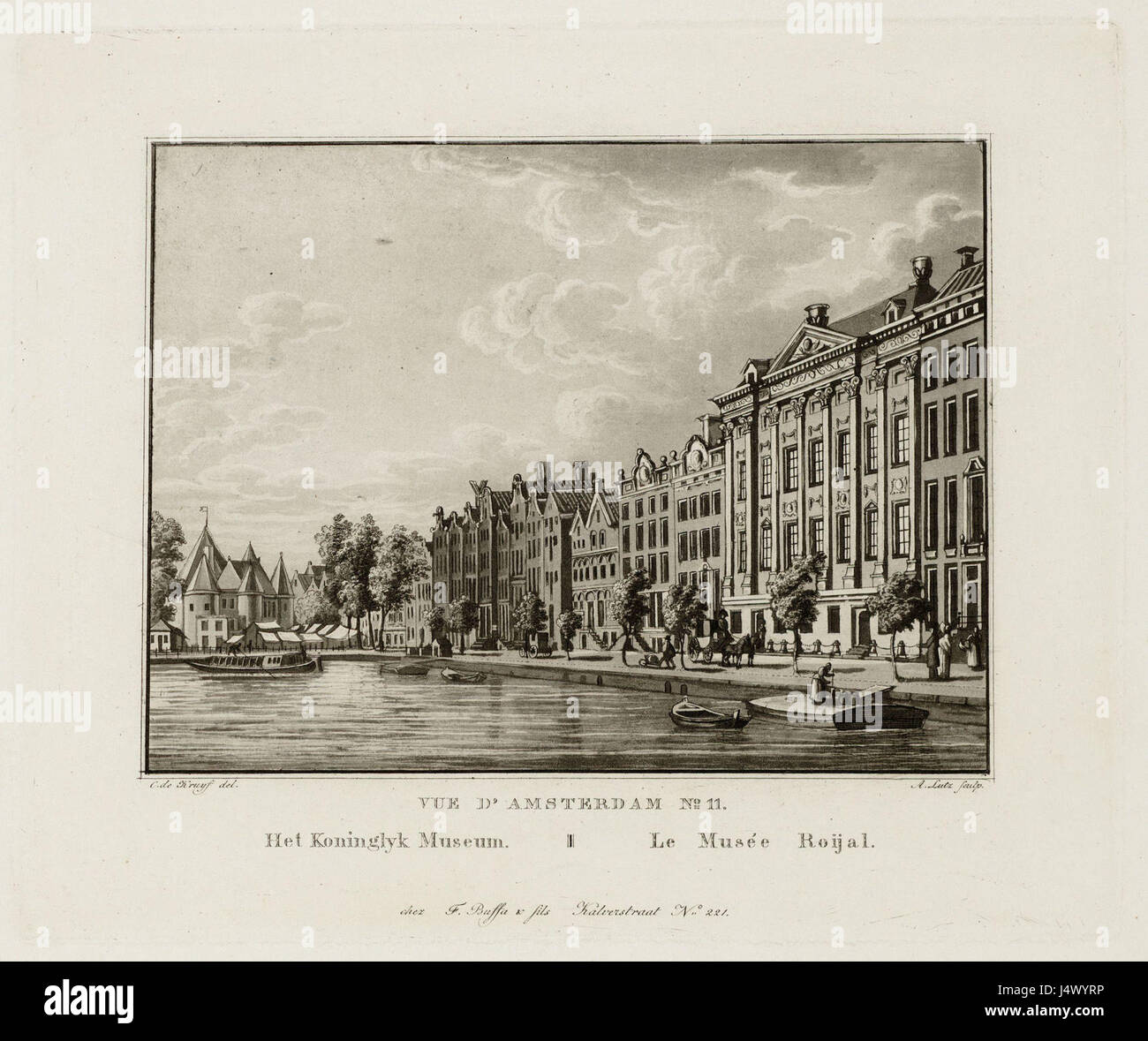 Trippenhuis, situé au Kloveniersburgwal 29 à Amsterdam, est un bâtiment emblématique du XVIIe siècle. La structure est historiquement significative pour son style architectural et son rôle en tant que site important dans l'histoire néerlandaise pendant l'âge d'or. Banque D'Images