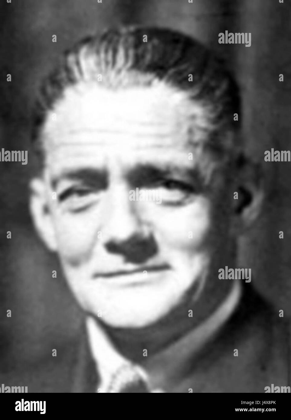 William Morris était un designer, poète et activiste social anglais, renommé pour ses contributions au mouvement Arts and Crafts. Cette image d'environ 1920 met en évidence son influence dans le design et les arts décoratifs Banque D'Images