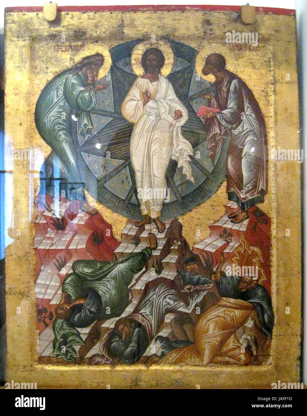 La « Transfiguration » de Kirillo Belozersk est une peinture religieuse emblématique, connue pour sa représentation de la Transfiguration biblique du Christ. C’est une œuvre clé dans l’art orthodoxe russe, mêlant spiritualité et tradition artistique. Banque D'Images