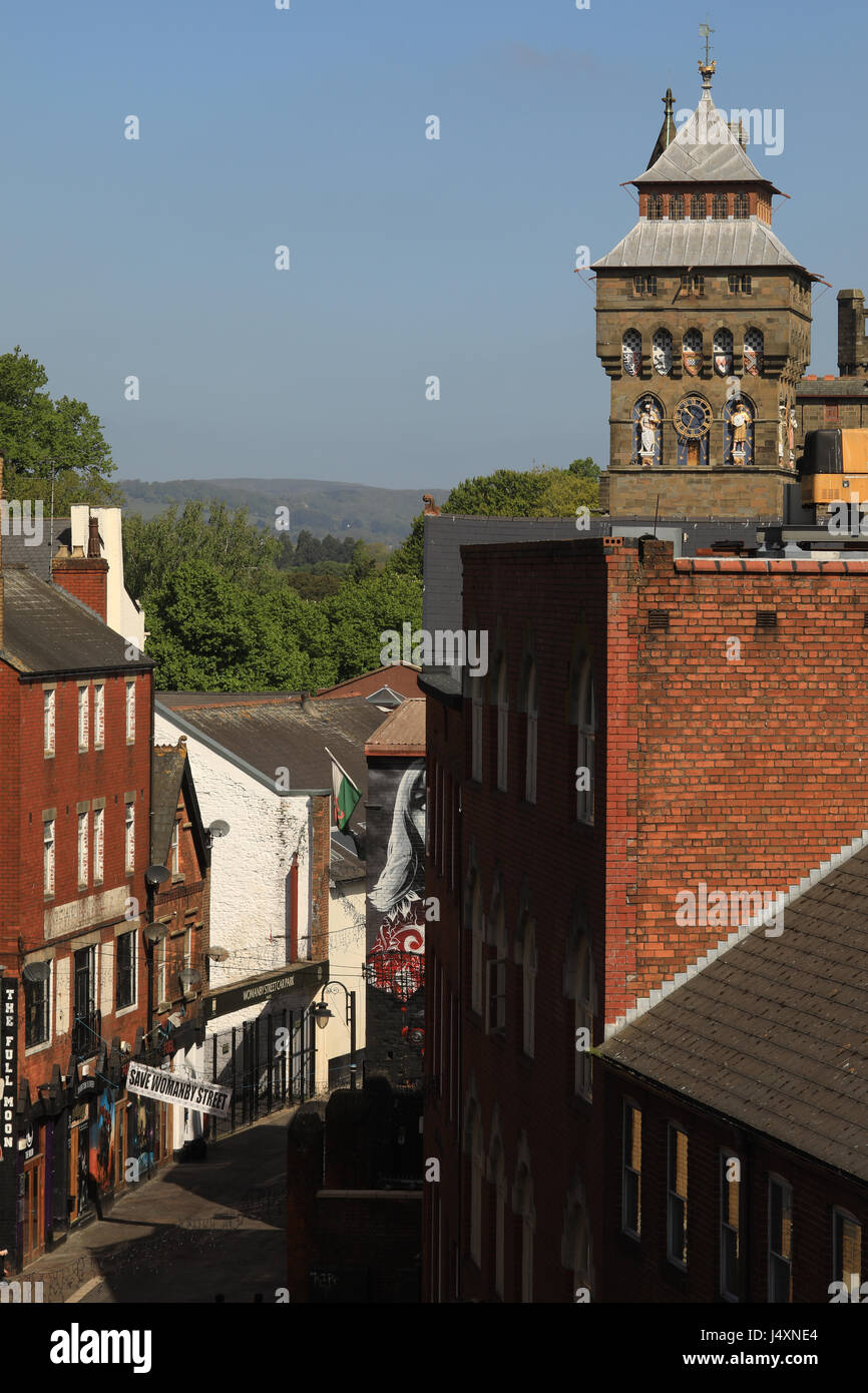 Sauver dans Womanby Womanby pend Rue Rue de Cardiff au Pays de Galles,,. Womanby Street est une rue emblématique et historique de Cardiff, célèbre pour la musique les lieux. Banque D'Images