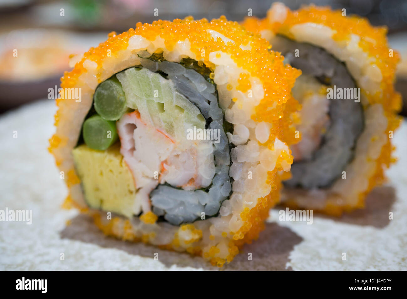 Sushi maki California rolls avec mise au point sélective Banque D'Images