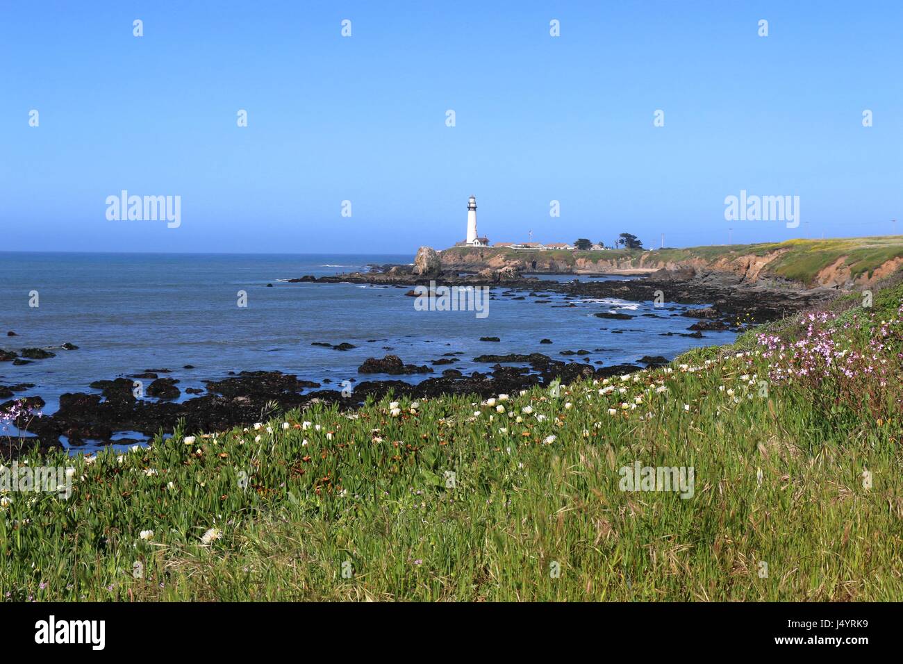 Pigeon Point Lighthouse, situé sur l'autoroute 1, en Californie. Banque D'Images
