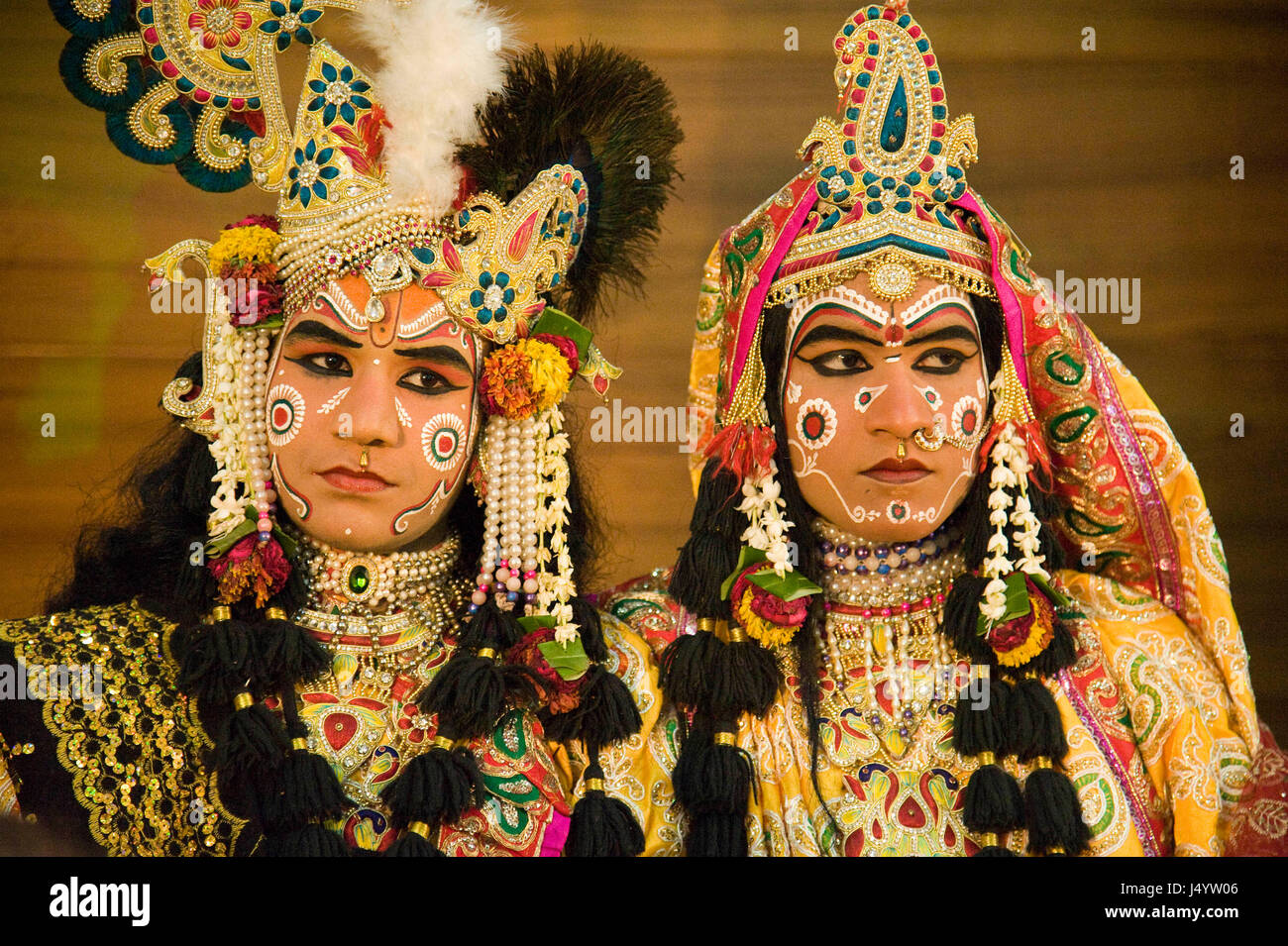 Couple dress up comme Radha Krishna, Mathura, Uttar Pradesh, Inde, Asie Banque D'Images