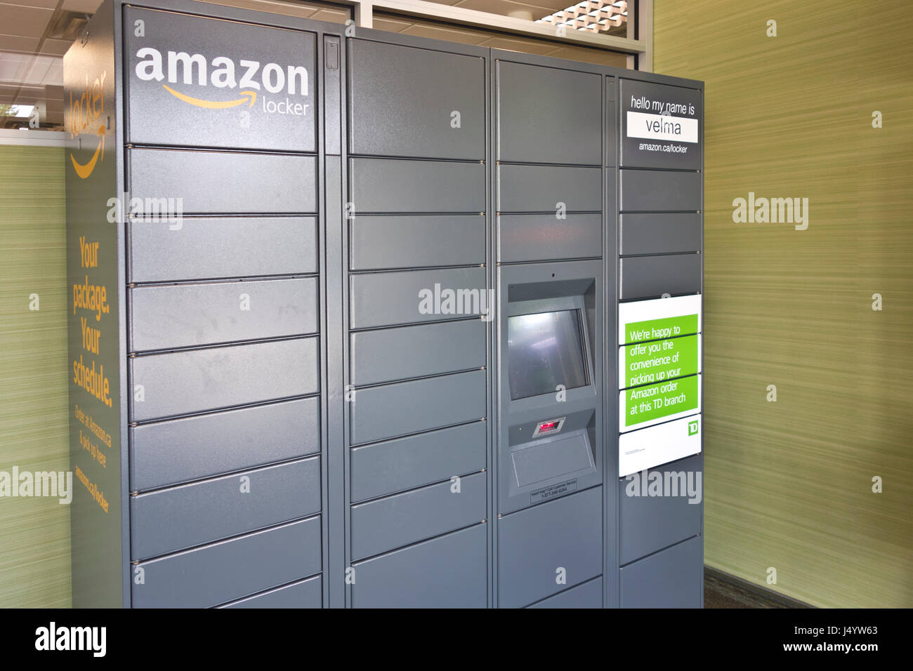 Amazon locker, utilisé pour ramasser des colis commandés sur Amazon.ca
