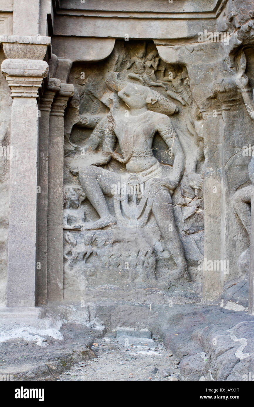 Sanglier incarnation de Vishnu temple sculpture sur kailash, aurangabad, Maharashtra, Inde, Asie Banque D'Images