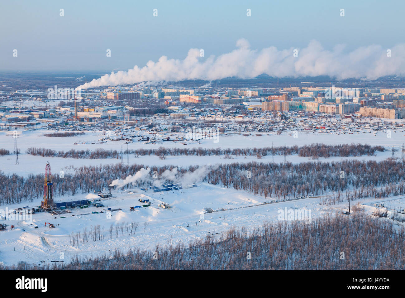 En vue d'hiver aux environs de la ville de Megion, Sibérie, Russie Banque D'Images