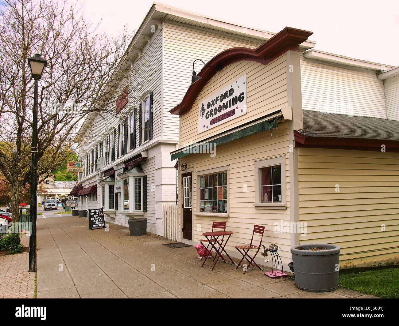 Oxford, New York, USA. Le 12 mai 2017. Centre-ville d'Oxford, New York, en début de matinée, le printemps Banque D'Images