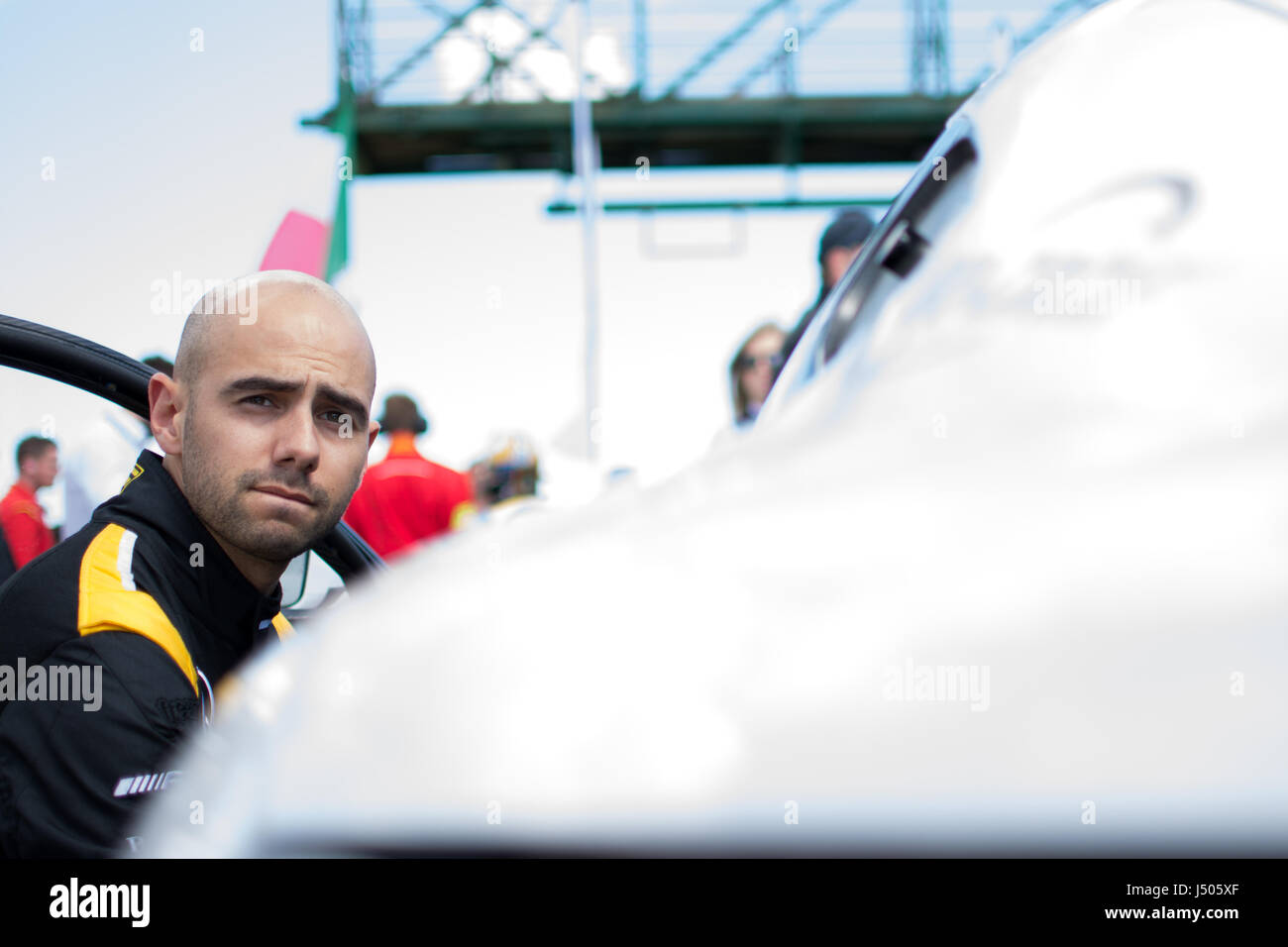 Towcester, Northamptonshire, Angleterre. 14 mai, 2017. Blancpain GT série pilote de course Adam Christodoulou et Mercedes-AMG Black Falcon de l'équipe avant la course de 3 heures de la Blancpain Endurance Series GT Cup au circuit de Silverstone (photo de Gergo Toth / Alamy Live News) Banque D'Images
