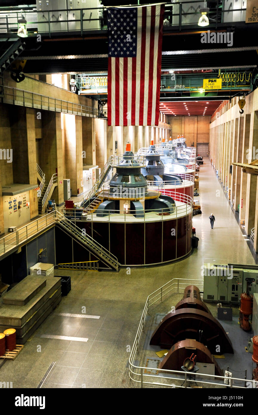 Les groupes électrogènes de puissance au plus profond du Barrage Hoover, États-Unis Banque D'Images