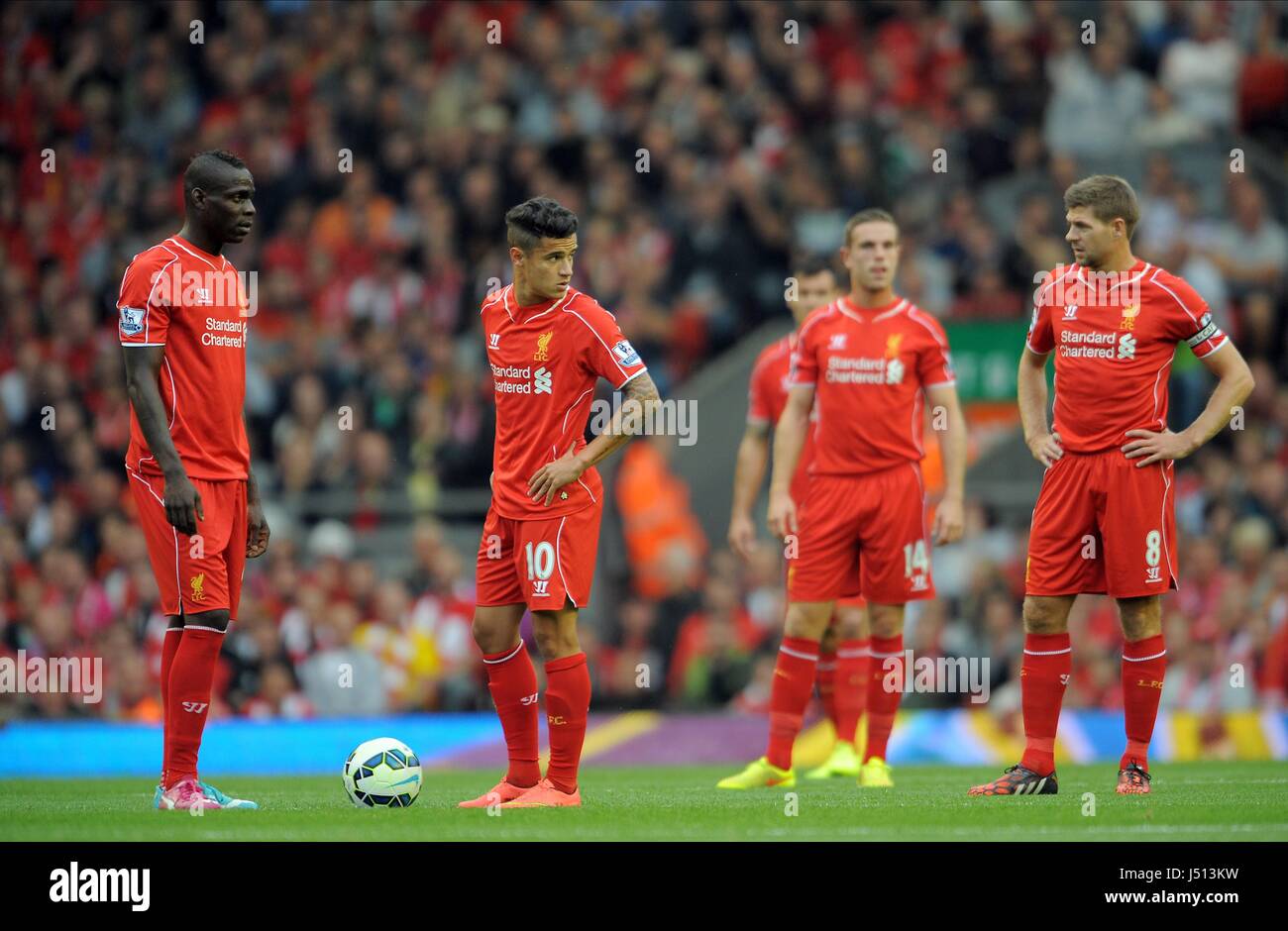 MARIO BALOTELLI, Philippe Coutinho, JORDAN HENDERSON, Steven Gerrard APRÈS VILLA BUT, LIVERPOOL FC V ASTON VILLA FC, LIVERPOOL FC V ASTON VILLA FC Banque D'Images MARIO BALOTELLI, Philippe Coutinho, JORDAN HENDERSON, Steven Gerrard APRÈS VILLA BUT, LIVERPOOL FC V ASTON VILLA FC, LIVERPOOL FC V ASTON VILLA FC Banque D'Images