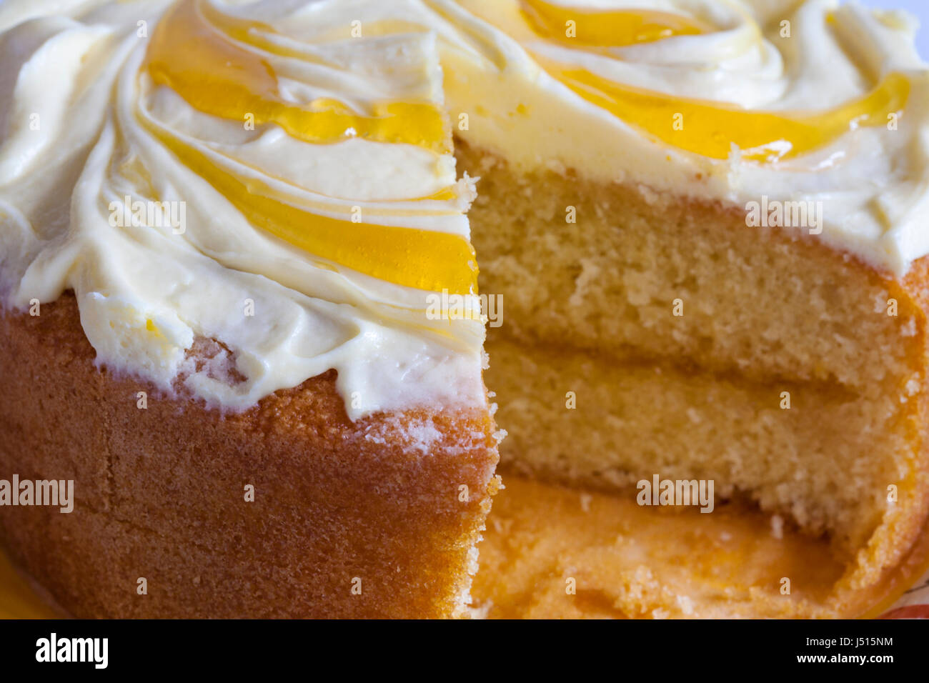 M S Esprit De L Ete Les Fruits De La Passion Gateau Eponge A La Vanille Avec Des Delicieuses Confitures Aux Fruits De La Passion Fruit De La Passion Et D Un Glacage Buttercream