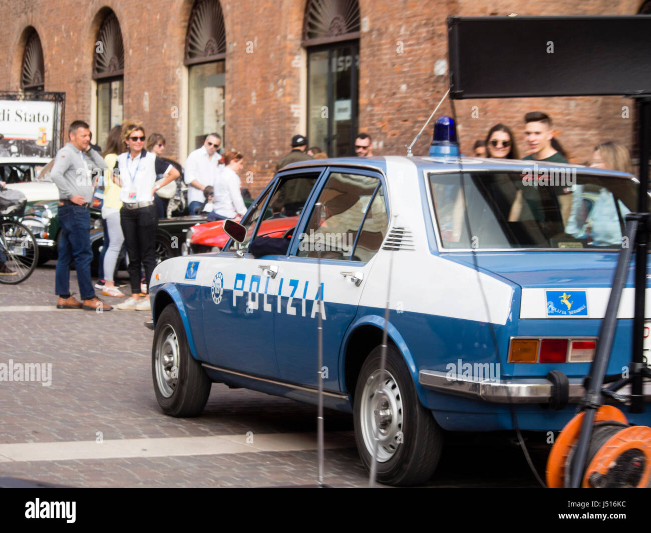 Exemple d'exposition de patrouille de police de Polizia Stradale classique des années 70 Banque D'Images