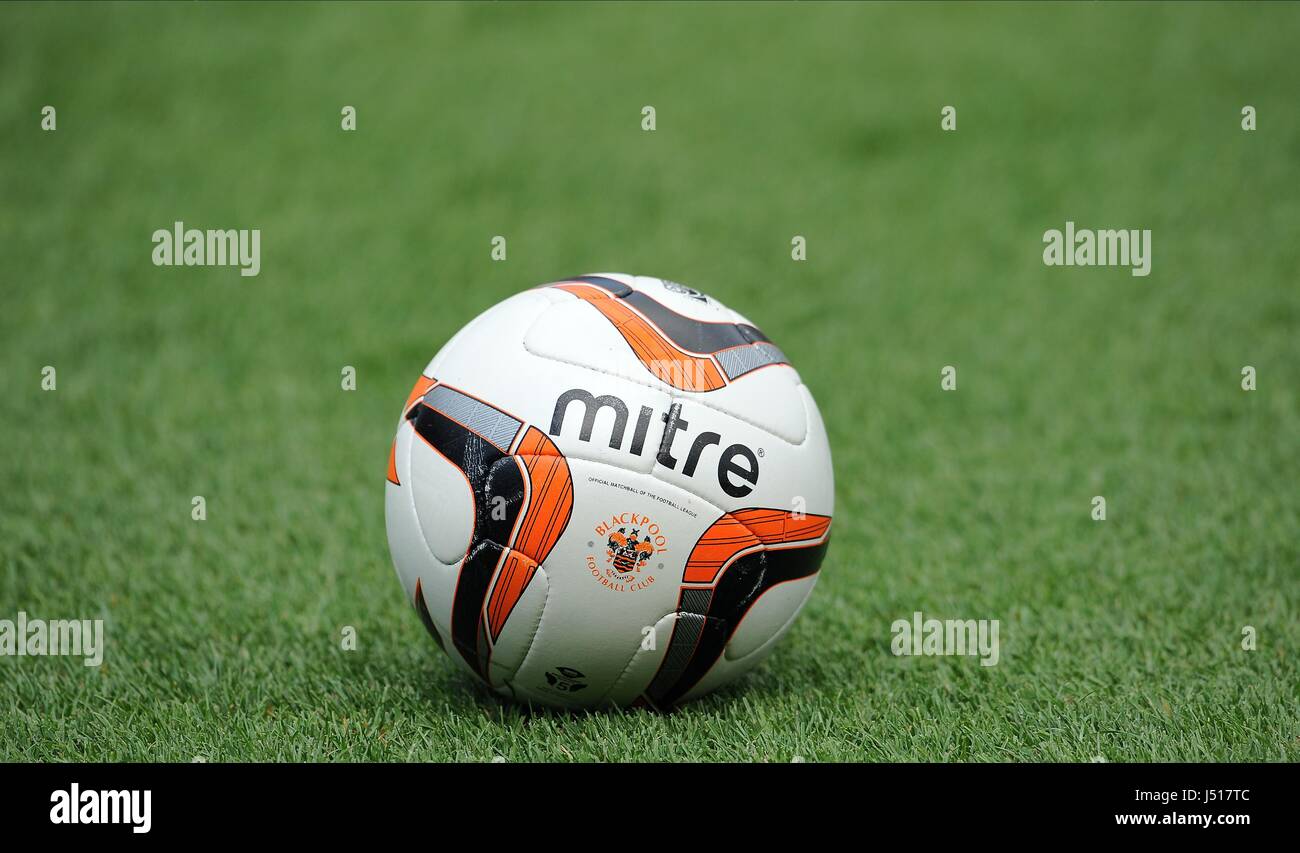 BLACKPOOL FC FOOTBALL MITRE NOTTINGHAM FOREST V BLACKPOOL LA VILLE SOL NOTTINGHAM ANGLETERRE 09 Août 2014 Banque D'Images