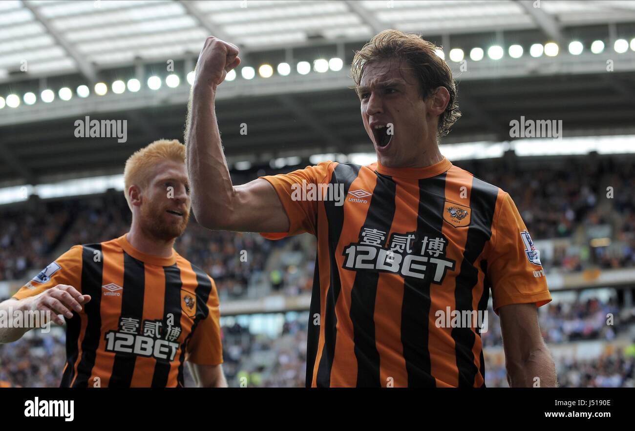 NIKICA JELAVIĆ CÉLÈBRE BUT Hull City FC V Stoke City FC Stade KC HULL ANGLETERRE 24 Août 2014 Banque D'Images