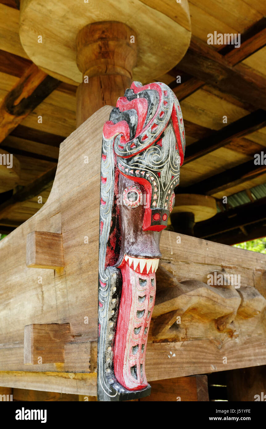 Maison Batak, architecture colorée détails sur l'île Samosir, Indonésie, Sumatra du nord Banque D'Images