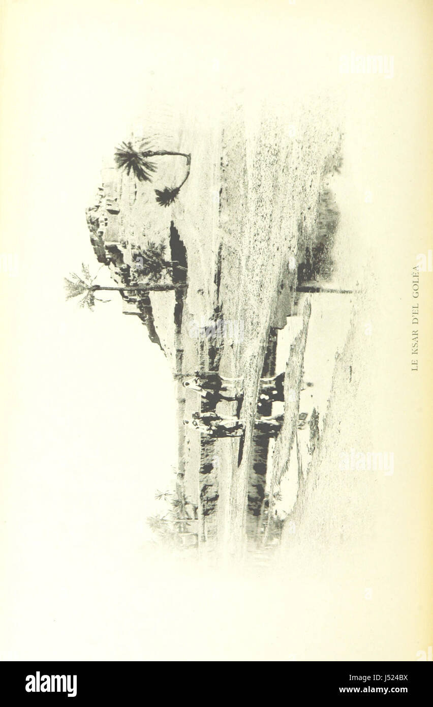 Une référence historique à la route transsaharienne de Paris au Soudan, mettant en évidence le tronçon Marseille-Alger et présentant une carte africaine de F. Schrader. Ce travail fournit un aperçu des routes d’exploration et de transport à travers l’Afrique du Nord au XIXe siècle. Banque D'Images