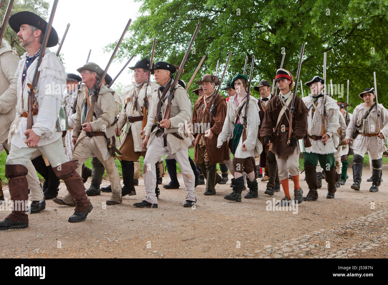 Des soldats américains dans la guerre d'Indépendance américaine reenactment - Virginia USA Banque D'Images
