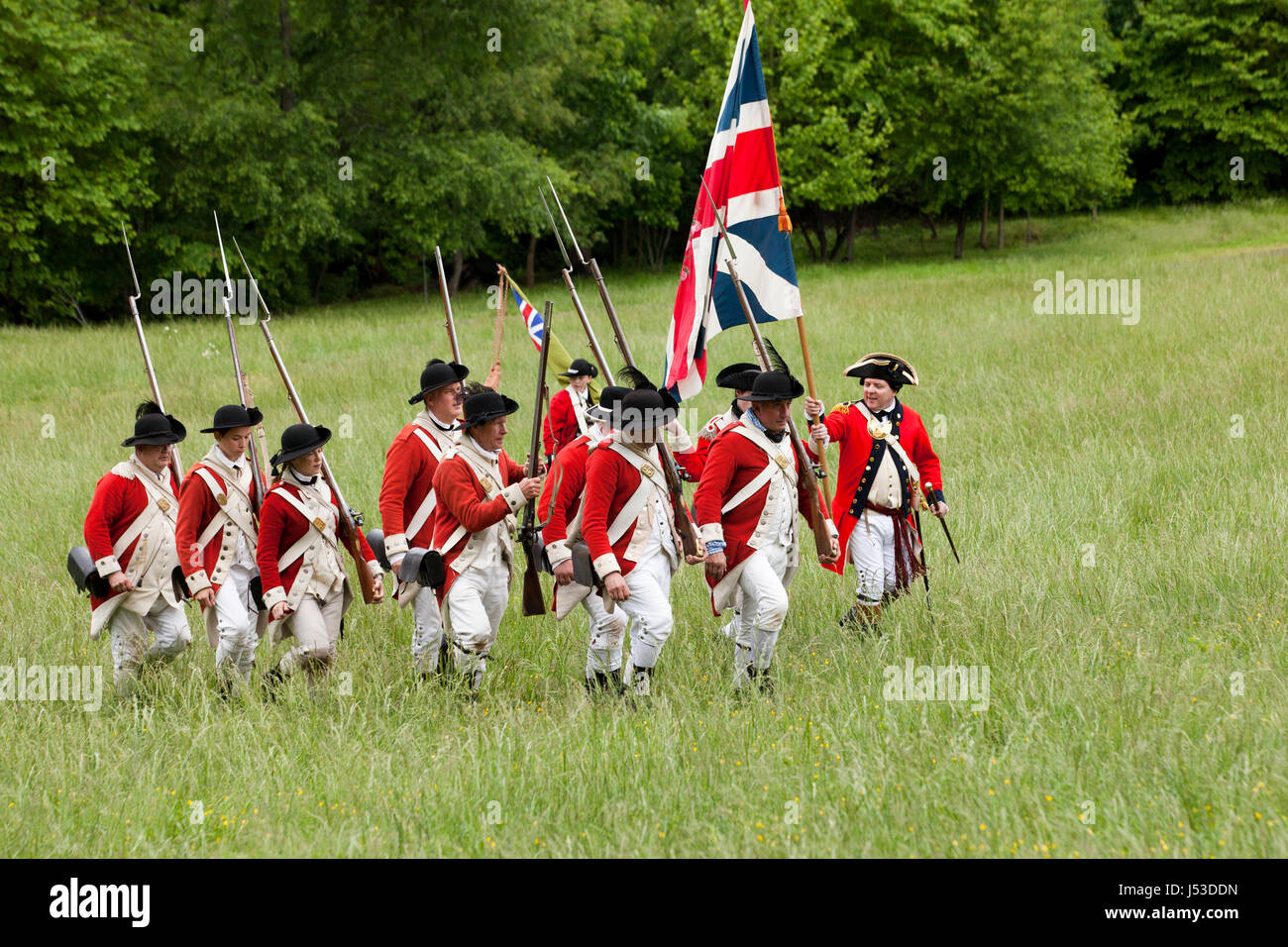 Des soldats britanniques au cours d'une reconstitution de la guerre révolutionnaire du 18ème siècle à Mount Vernon - Virginia USA Banque D'Images