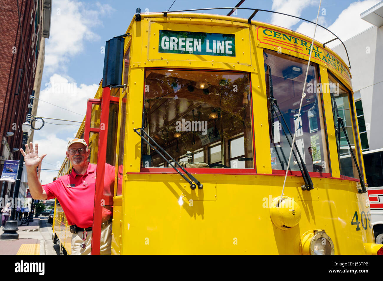 Little Rock Arkansas, Markham Street, River Rail Electric Streetcar, homme hommes, senior seniors citoyens citoyens, vagues, eau, patrimoine, chariot, réplique, li Banque D'Images