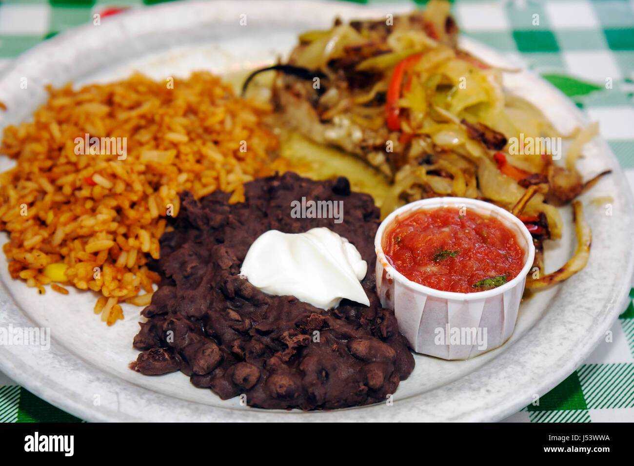 Eureka Springs Arkansas, Ozark Mountains, Sparky's Roadhouse Cafe, restaurant restaurants repas café cafés, thon, nourriture, assiette, plat, repas, riz, haricots, s Banque D'Images