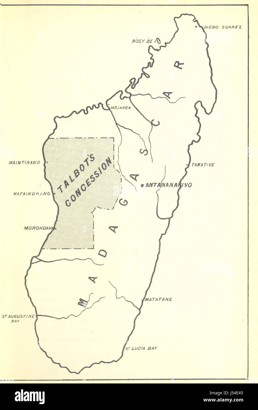 Cette image est tirée de la page 45 du livre 'Madagascar, passé, présent, futur', qui traite de l'agression française à Madagascar et de la reprise de la traite des esclaves au cours du XIXe siècle. Banque D'Images