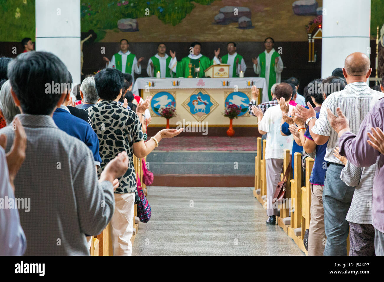 La messe du dimanche à Yinchuan, Église catholique de Notre Dame Sacré Coeur, Ningxia, Chine Banque D'Images