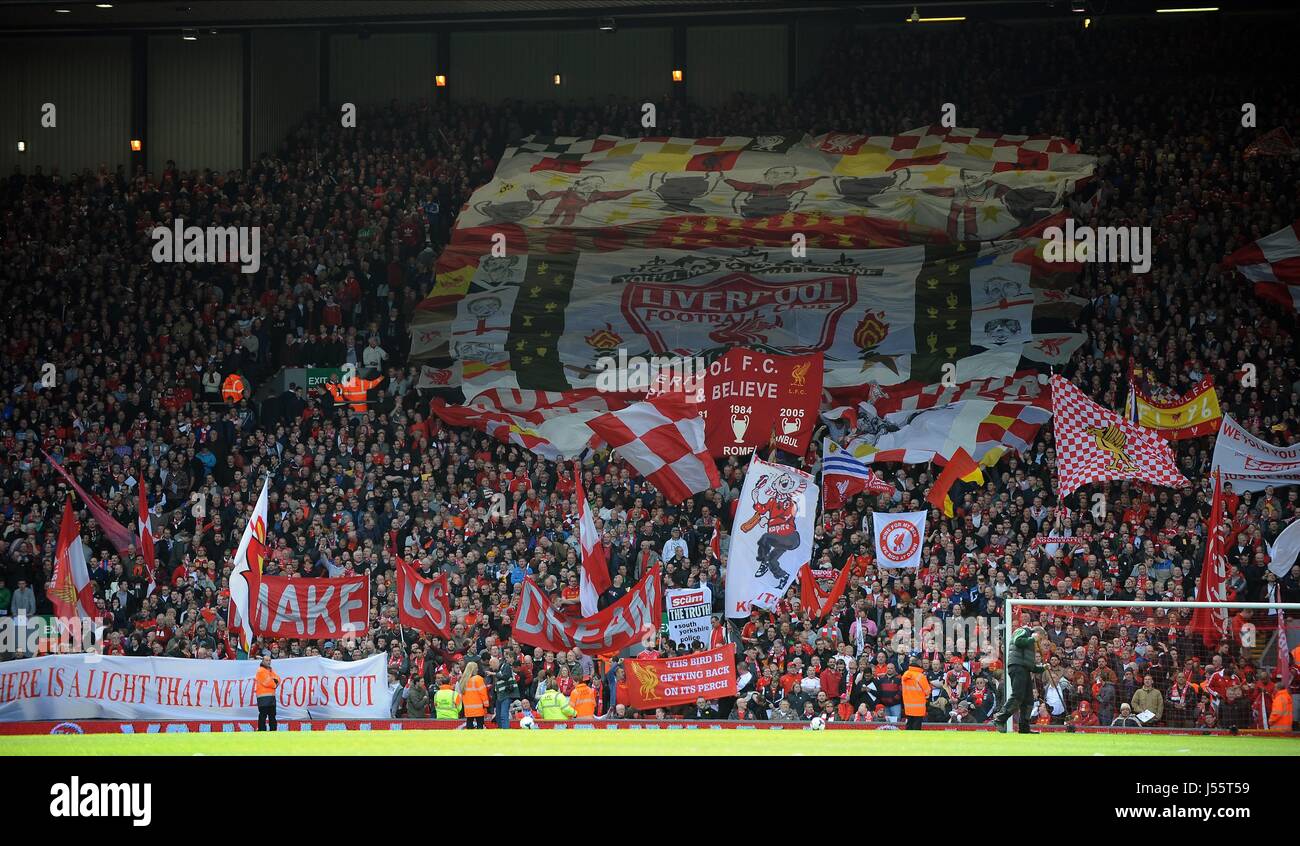 Le Kop Liverpool Fc V Manchester City Fc Liverpool Fc V Manchester City Anfield Liverpool Angleterre 13 Avril 14 Photo Stock Alamy