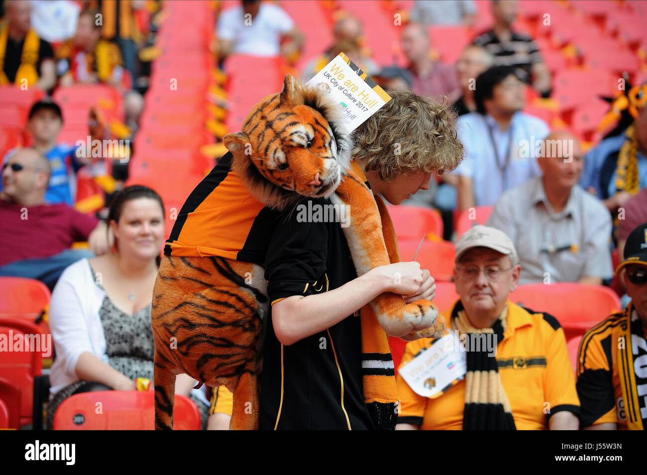 La VILLE DE COQUE VENTILATEUR AVEC TIGER ARSENAL FC V Hull City FC STADE DE  WEMBLEY Londres Angleterre 17 Mai 2014 Photo Stock - Alamy